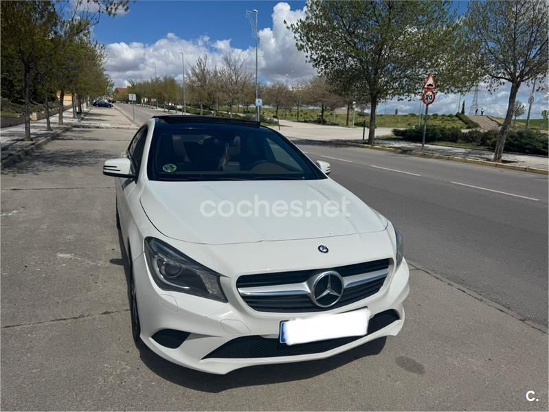 Blanco Usado 2014 Mercedes CLA200 Urban Berlina | 16.999 € (Caro) - Imagen 1/4