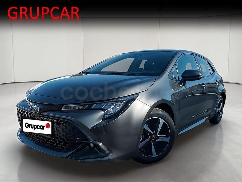 Usado Toyota Corolla Active 140 CV (102 kW) 2025 Gris / plata Berlina