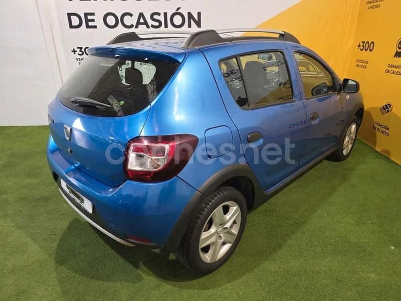 Usado Dacia Sandero Stepway 90 CV (66 kW) 2013 Azul Berlina