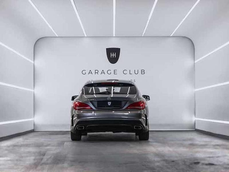 Usado Mercedes CLA200 Shooting Brake 136 CV (100 kW) 2016 Gris Familiar