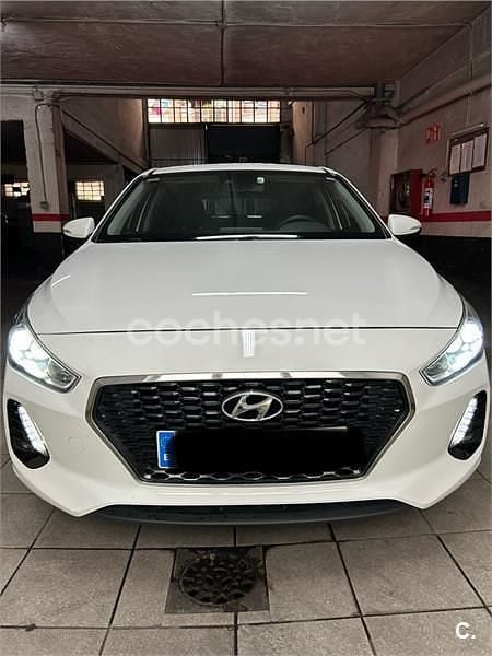 Blanco Usado 2018 Hyundai i30 Berlina | 11.990 € (Buen precio) - Imagen 1/4