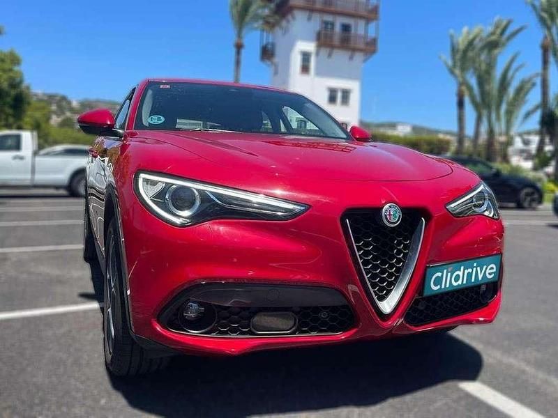 Usado Alfa Romeo Stelvio Super 211 CV (155 kW) 2017 Rojo SUV