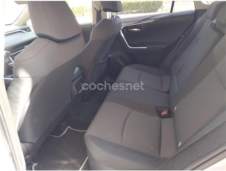 Usado Toyota RAV4 Hybrid Advance 222 CV (163 kW) 2023 Gris / plata SUV