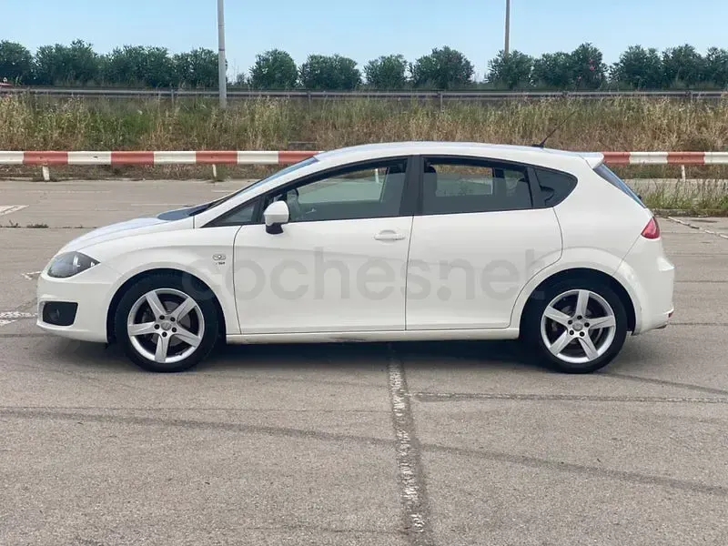 Usado Seat Leon Sport 160 CV (117 kW) 2011 Blanco Utilitario
