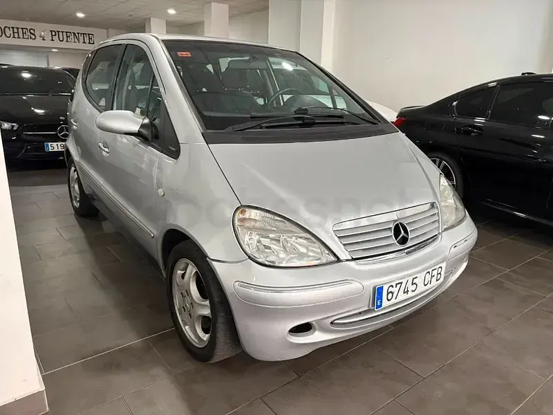 Usado Mercedes A160 Elegance 102 CV (75 kW) 2003 Gris / plata Utilitario