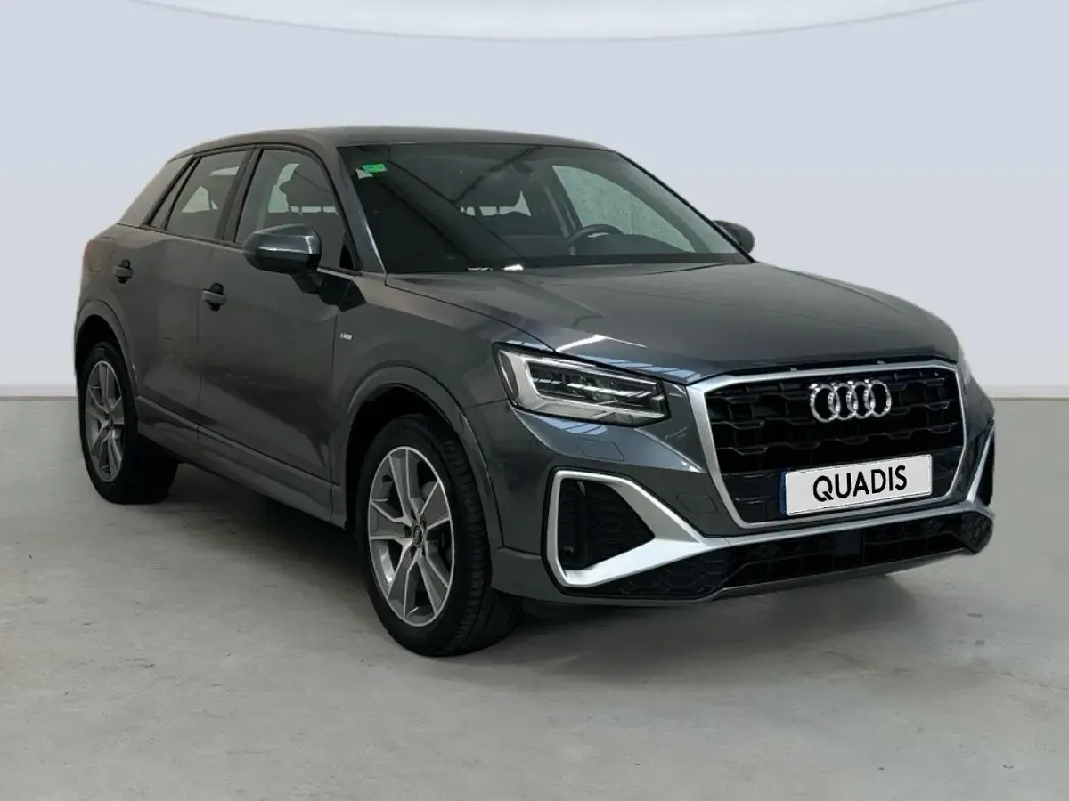 Usado Audi Q2 S-Line 110 CV (80 kW) 2021 Gris SUV