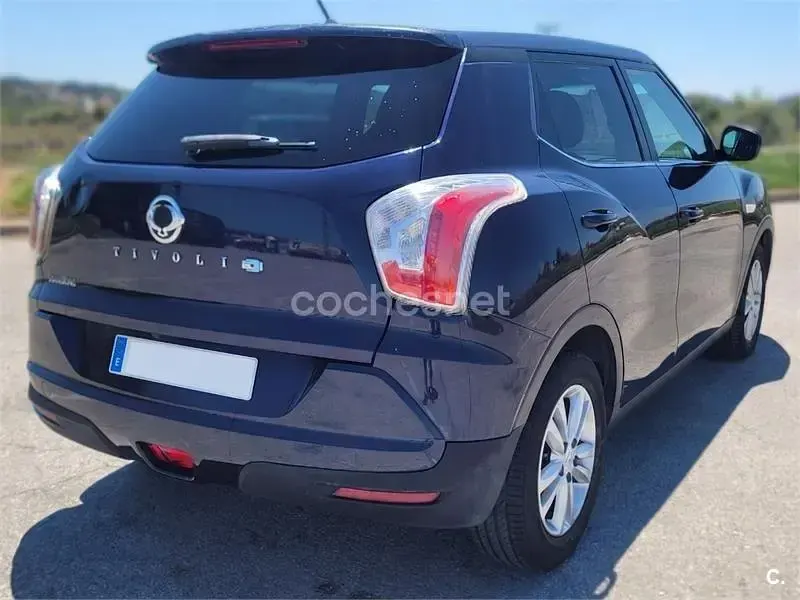 Usado SsangYong Tivoli 115 CV (84 kW) 2016 Azul SUV