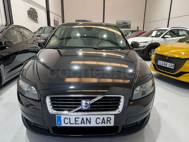Usado Volvo C30 Momentum 180 CV (132 kW) 2006 Negro Utilitario