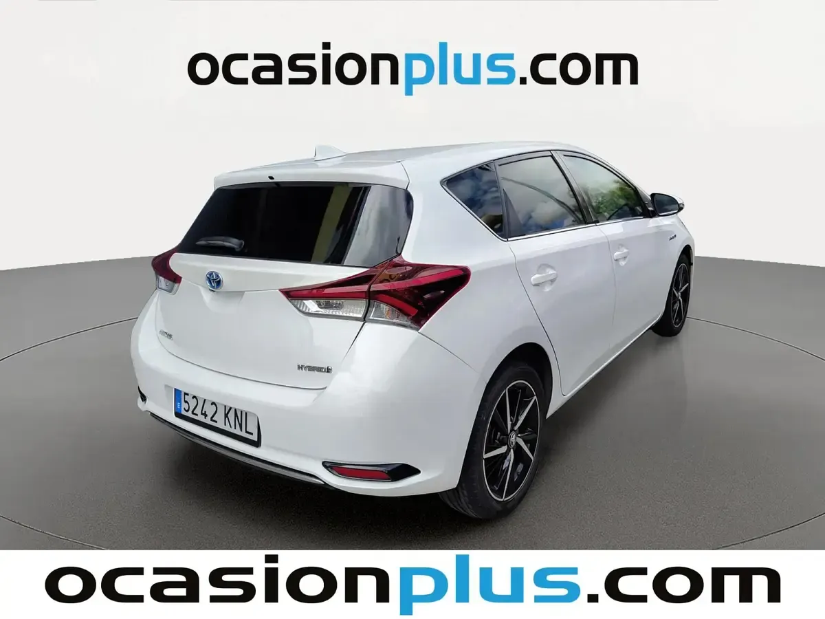 Usado Toyota Auris 136 CV (100 kW) 2018 Blanco