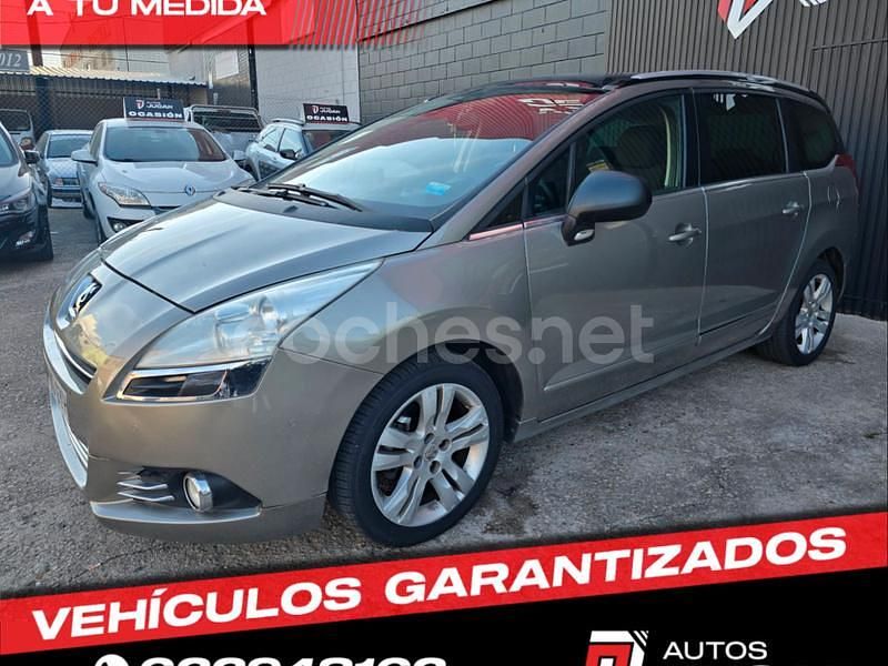 Beige Usado 2010 Peugeot 5008 Family Monovolumen | 5900 € (Precio justo) - Imagen 1/4