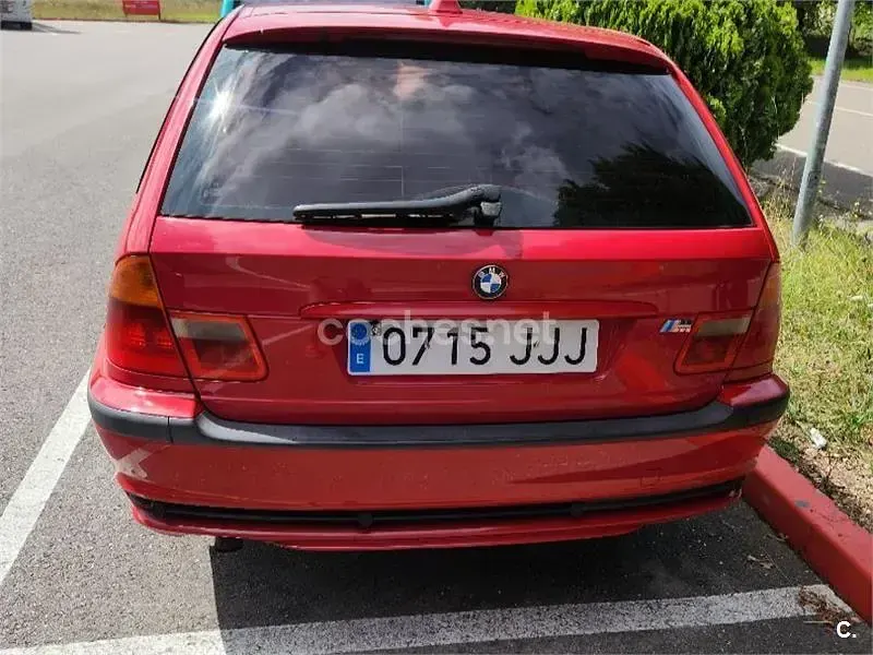 Usado BMW 320 150 CV (110 kW) 2005 Rojo Familiar