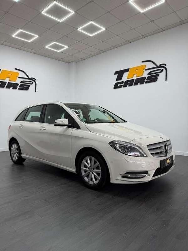 Usado Mercedes B180 109 CV (80 kW) 2014 Blanco Monovolumen