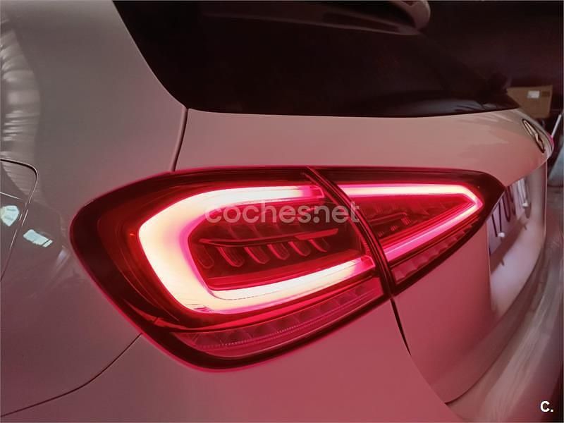 Usado Mercedes A180 109 CV (80 kW) 2018 Blanco Berlina