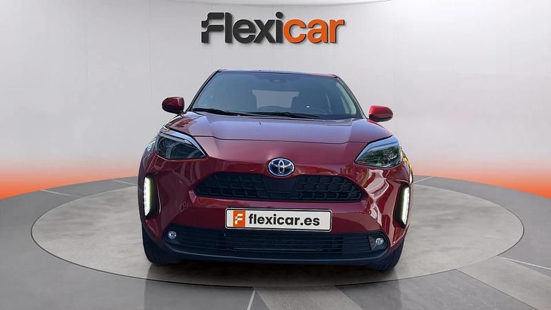 Usado Toyota Yaris Hybrid Active 116 CV (85 kW) 2024 Rojo