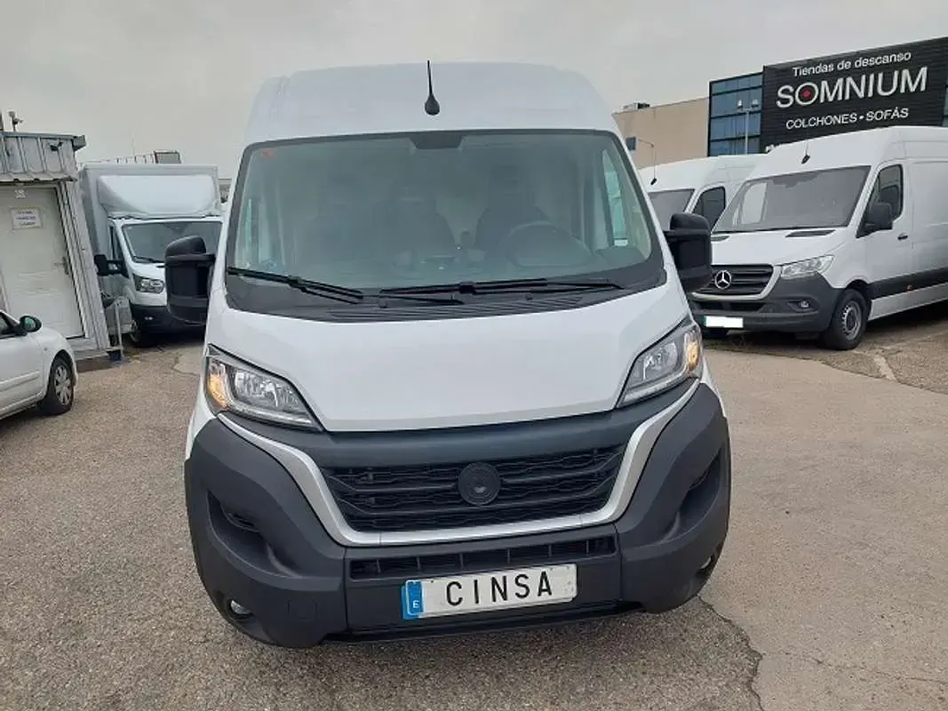 Usado Fiat Ducato 140 CV (102 kW) 2023 Blanco Van