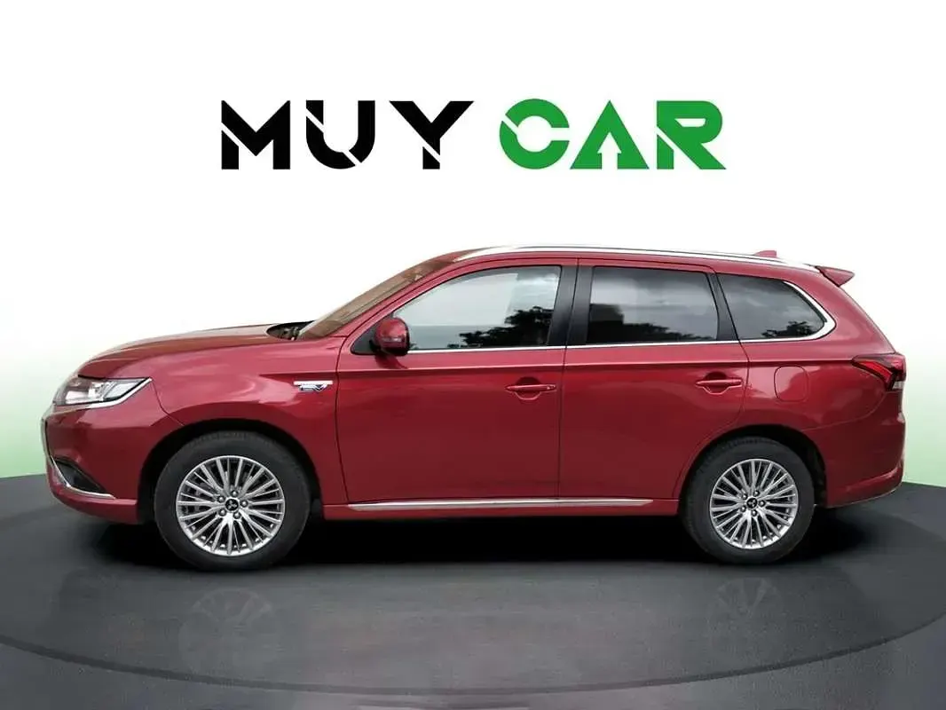 Usado Mitsubishi Outlander P-HEV 224 CV (164 kW) 2018 Rojo SUV