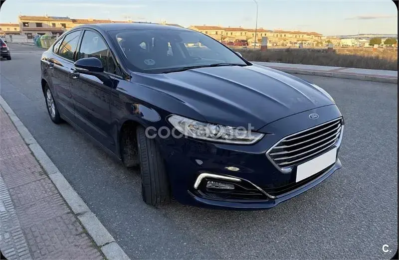 Usado Ford Mondeo Trend 150 CV (110 kW) 2021 Azul Berlina
