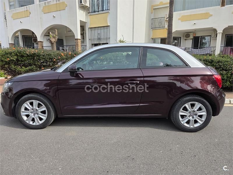 Usado Audi A1 Attraction 90 CV (66 kW) 2014 Violeta / lila Utilitario