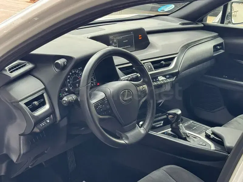 Usado Lexus UX 184 CV (135 kW) 2022 Blanco SUV