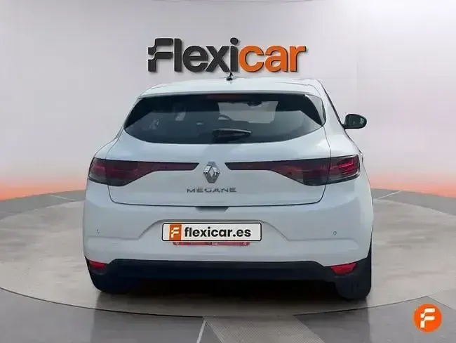 Usado Renault Mégane II Intens 140 CV (102 kW) 2022 Blanco Berlina