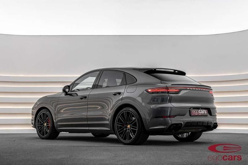 Usado Porsche Cayenne 462 CV (339 kW) 2019 Gris / plata SUV