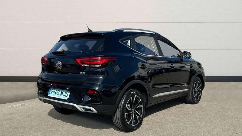 Usado MG ZS Luxury 111 CV (81 kW) 2023 Negro SUV