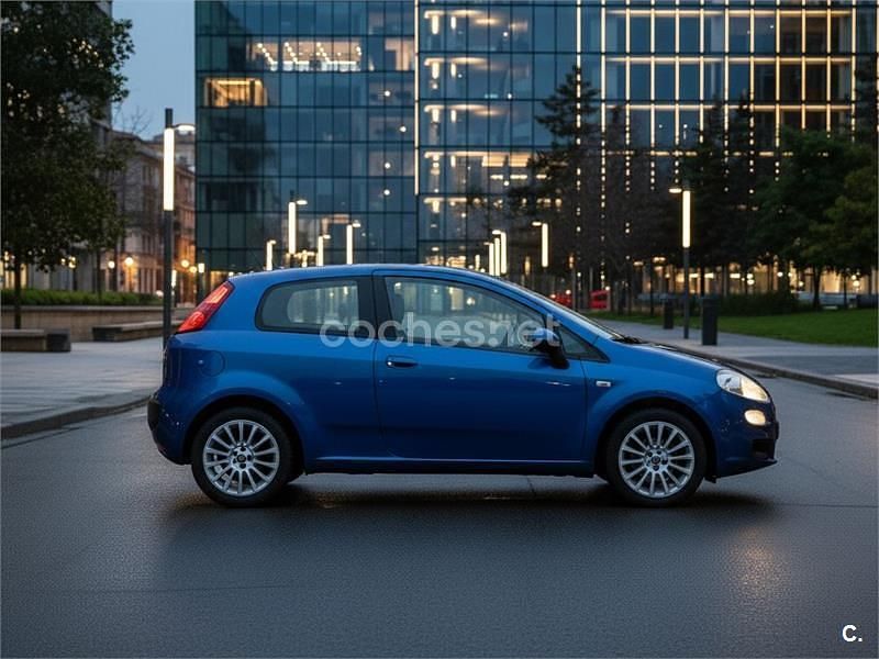 Azul Usado 2013 Fiat Punto Easy Berlina | 8000 € (Caro) - Imagen 1/3