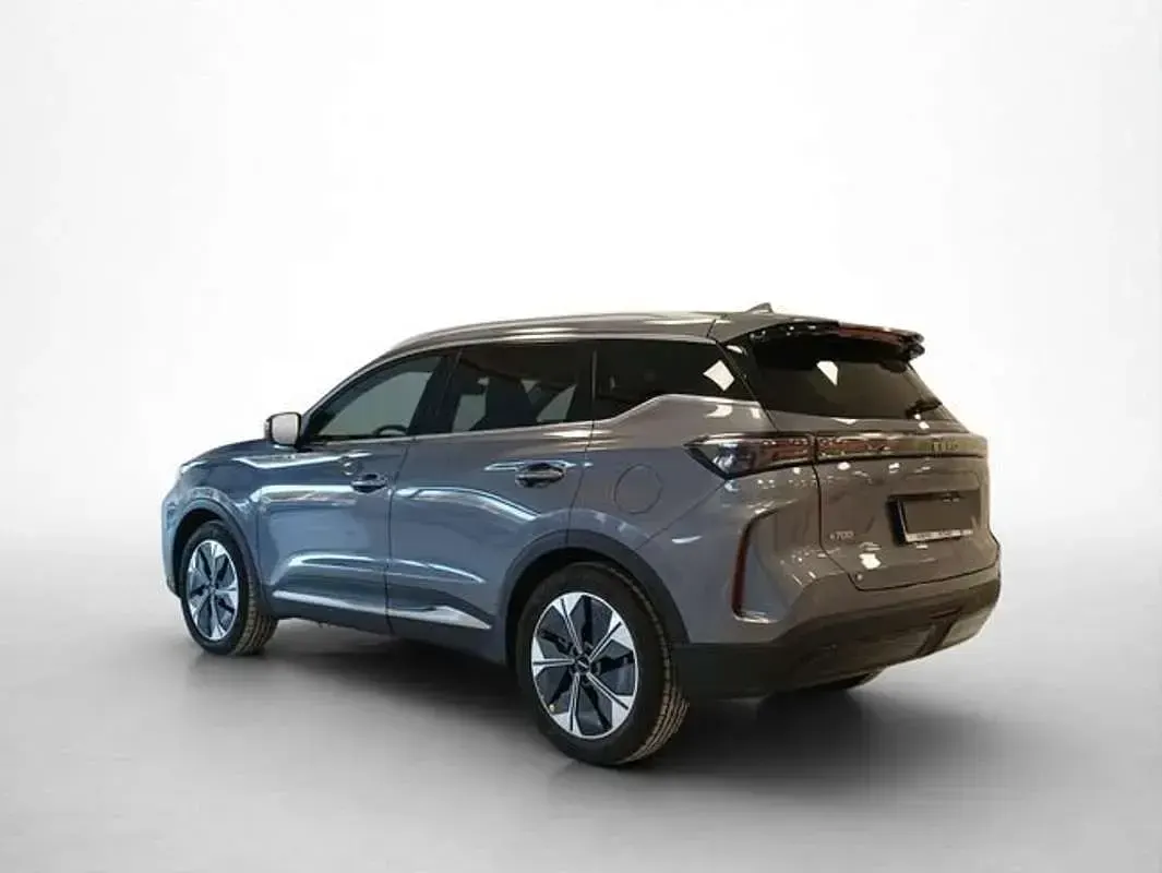 Usado Ebro s700 Luxury 147 CV (108 kW) 2025 Gris SUV