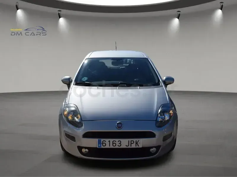 Usado Fiat Punto Pop 69 CV (50 kW) 2016 Gris / plata Utilitario