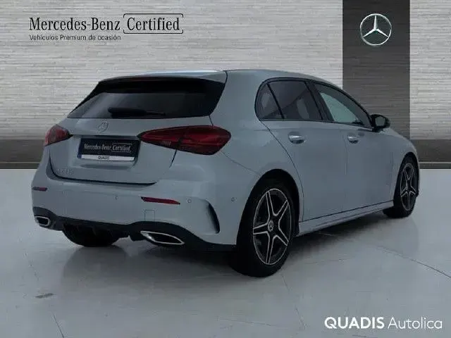 Usado Mercedes A200 150 CV (110 kW) 2025 Plata hightech