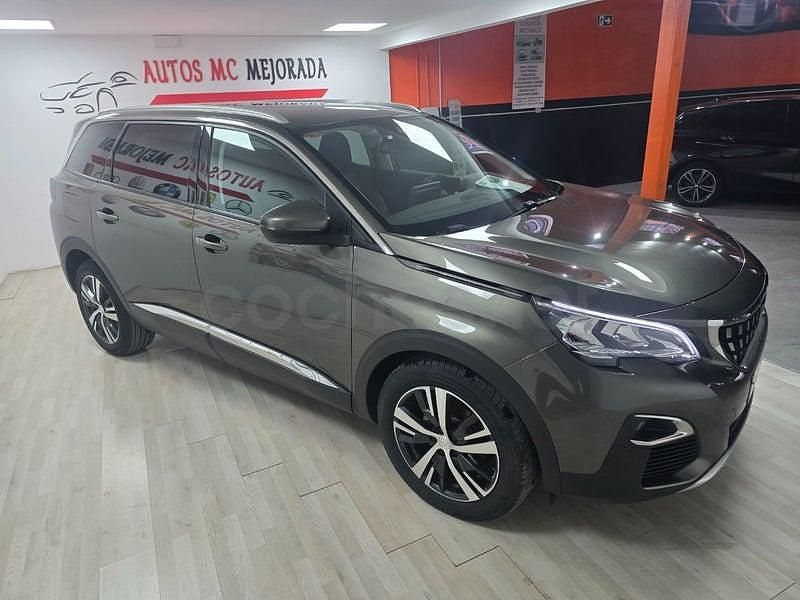 Usado Peugeot 5008 Allure 130 CV (95 kW) 2020 Gris / plata SUV