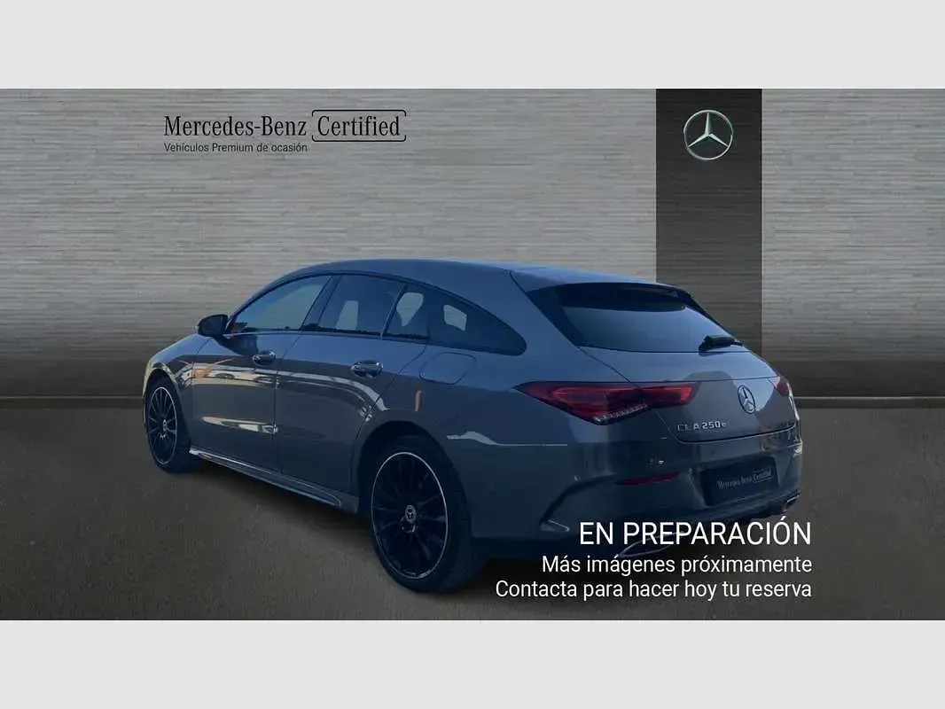 Usado Mercedes CLA250e Shooting Brake 218 CV (160 kW) 2023 Gris Familiar