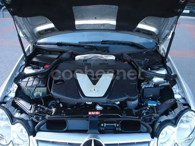 Usado Mercedes CLK320 Avantgarde 224 CV (164 kW) 2005 Gris / plata Coupe