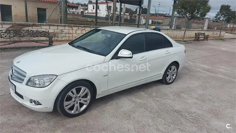 Usado Mercedes C220 Avantgarde 150 CV (110 kW) 2008 Blanco Berlina