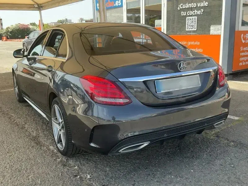 Usado Mercedes C220 AMG line 170 CV (125 kW) 2015 Gris / plata Berlina