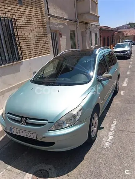 Usado Peugeot 307 90 CV (66 kW) 2004 Gris / plata Familiar