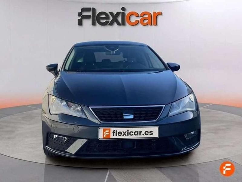 Usado Seat Leon ST Style 131 CV (96 kW) 2020 Gris Familiar