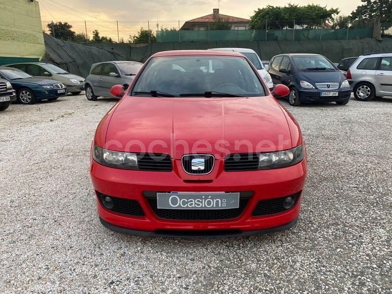 Usado Seat Leon CUPRA 225 CV (165 kW) 2004 Rojo Berlina