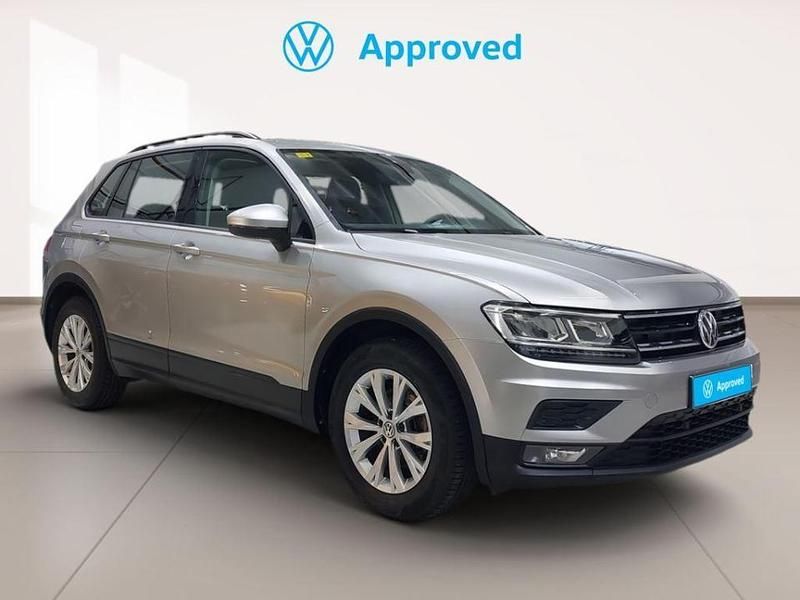 Usado VW Tiguan Edition 131 CV (96 kW) 2020 Gris SUV