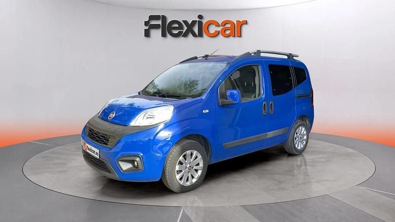 Usado Fiat Qubo Easy 77 CV (56 kW) 2019 Azul Monovolumen