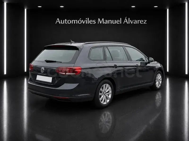 Usado VW Passat Business 122 CV (89 kW) 2021 Gris / plata Familiar