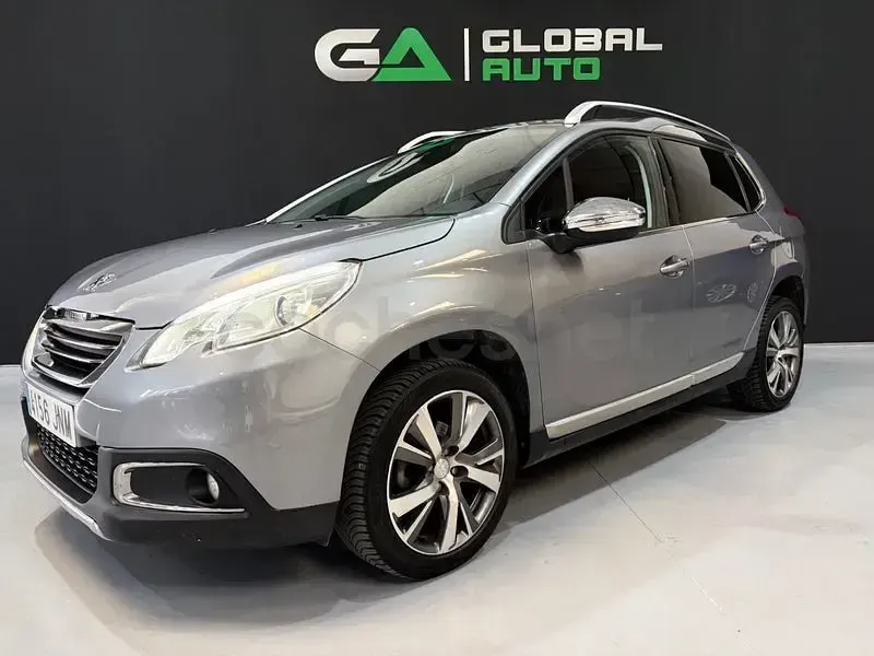 Usado Peugeot 2008 Allure 100 CV (73 kW) 2016 Gris / plata SUV
