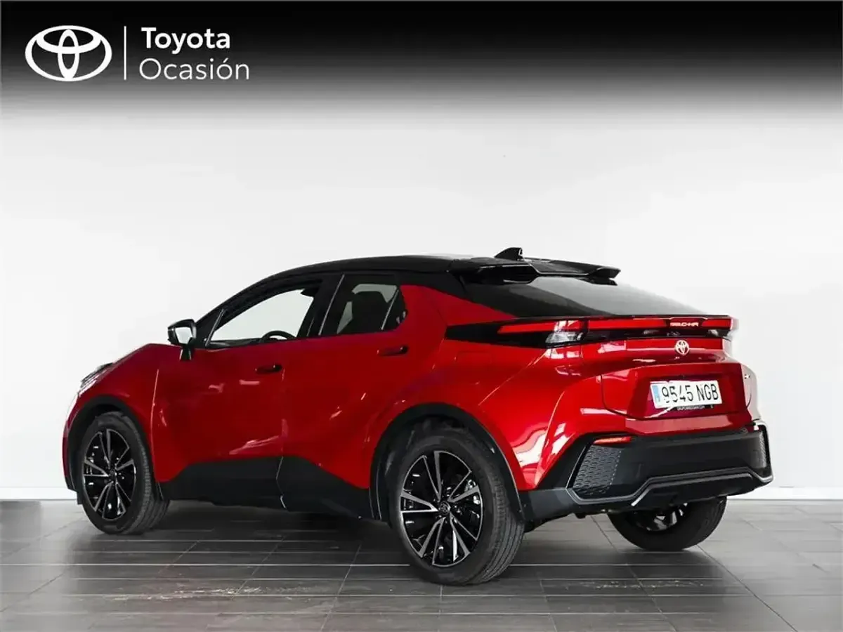 Usado Toyota C-HR 140 CV (102 kW) 2025 Oro SUV
