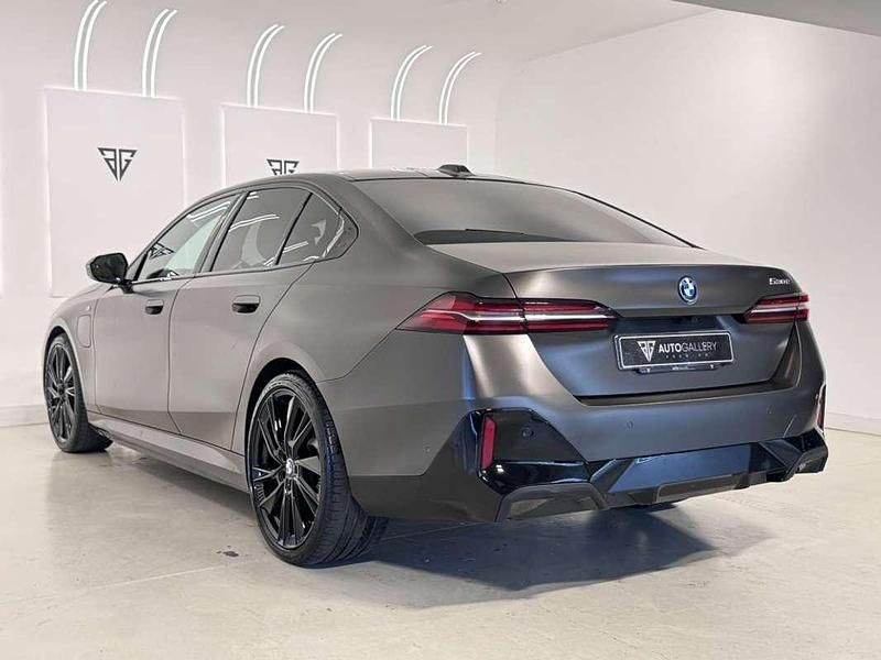 Usado BMW 530e M Sport 299 CV (219 kW) 2024 Gris Berlina