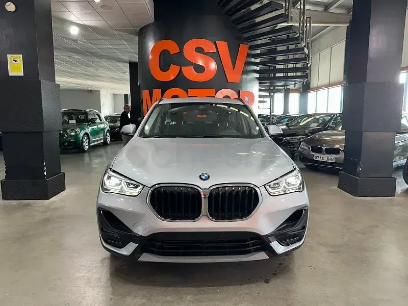 Usado BMW X1 Advantage 220 CV (161 kW) 2021 Gris / plata SUV