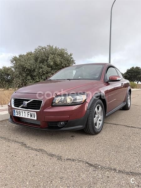 Granate Usado 2007 Volvo C30 Momentum Utilitario | 4900 € (Precio justo) - Imagen 1/4