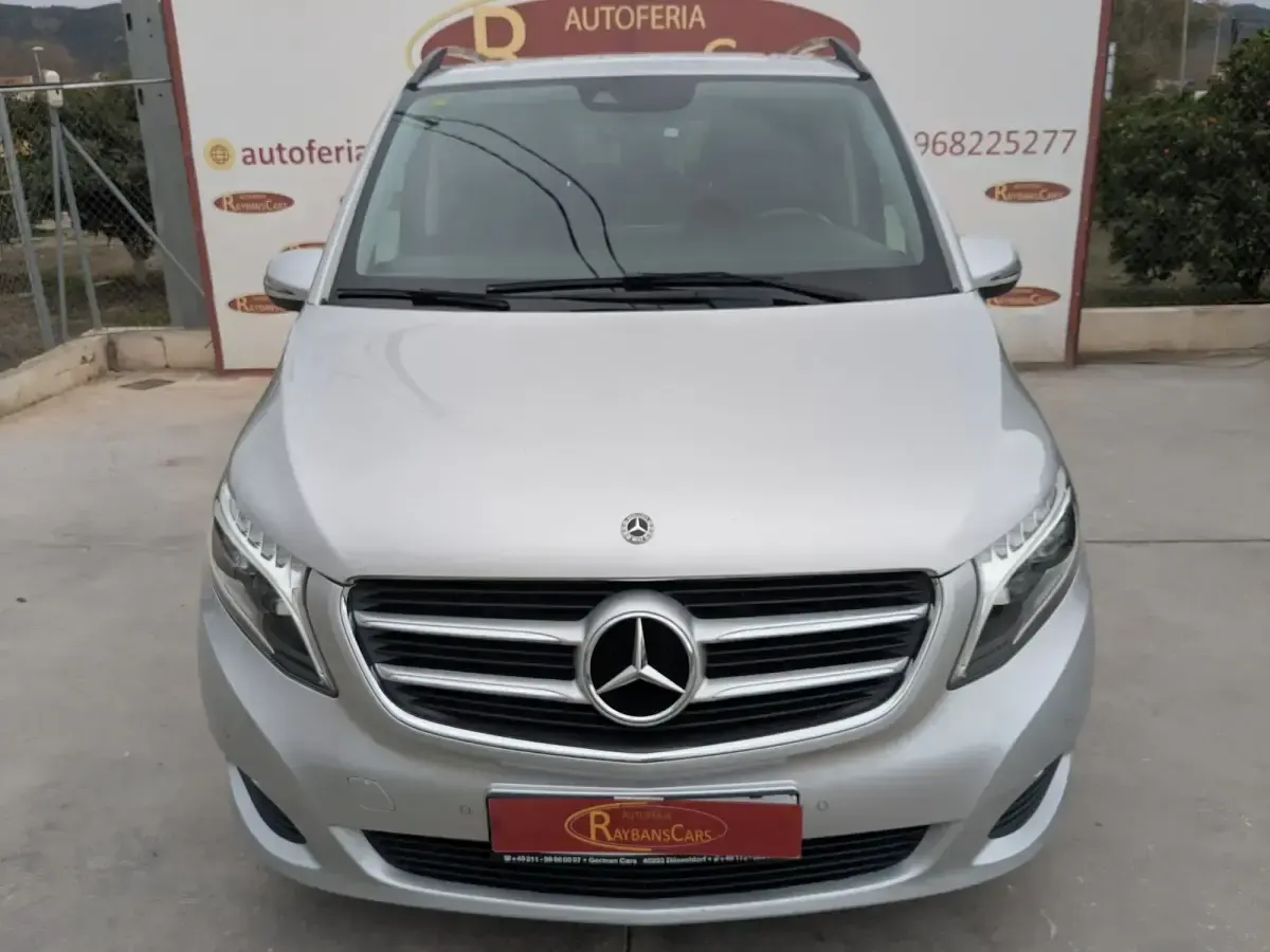 Usado Mercedes V250 Exclusive 190 CV (139 kW) 2019 Gris Monovolumen