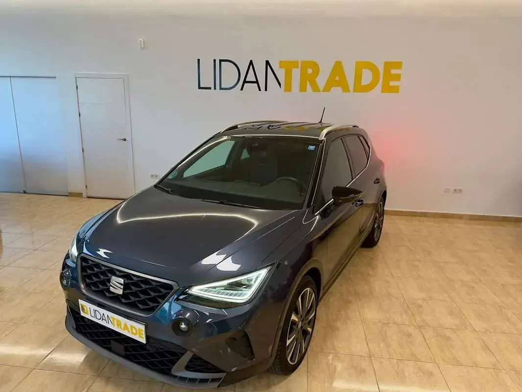 Usado Seat Arona FR 150 CV (110 kW) 2024 Gris SUV