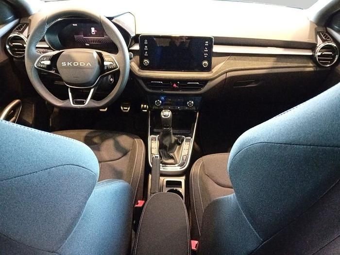 Nuevo Skoda Fabia 115 CV (84 kW) 2025 Gris / plata Utilitario