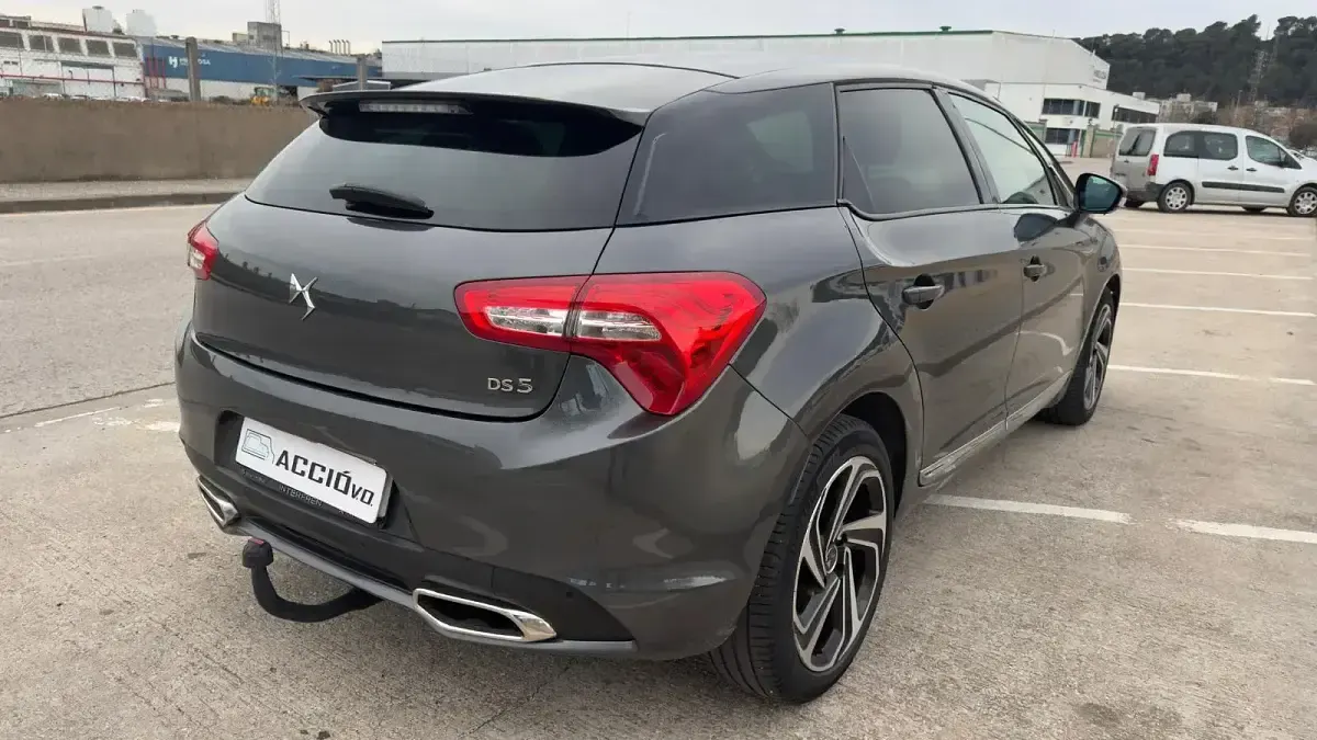 Usado DS Automobiles DS5 181 CV (133 kW) 2016 Gris Utilitario